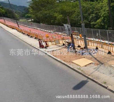 廠家直銷出口海外塑膠護(hù)欄 交通鐵馬 道路隔離欄 施工圍擋