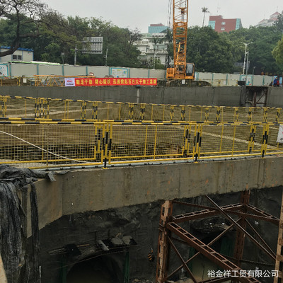 廠家定做建筑工地基坑護(hù)欄施工現(xiàn)場臨邊防護(hù)欄安全隔離網(wǎng)坑口護(hù)欄