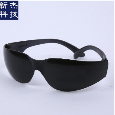 黑色防強(qiáng)光電焊眼鏡 電焊防護(hù)眼鏡 勞保護(hù)目鏡 氬弧焊護(hù)目鏡