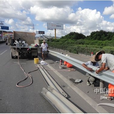 甘肅蘭州公路波形梁護欄板廠家直銷