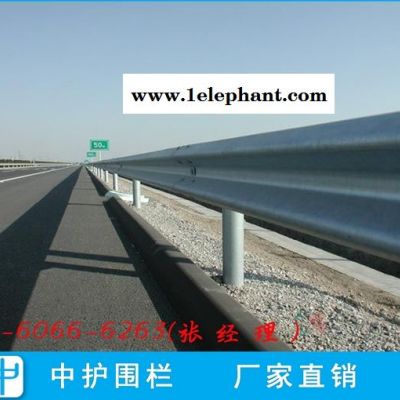 番禺道路波形護(hù)欄供應(yīng)商 高速公路防撞護(hù)欄W型安全欄